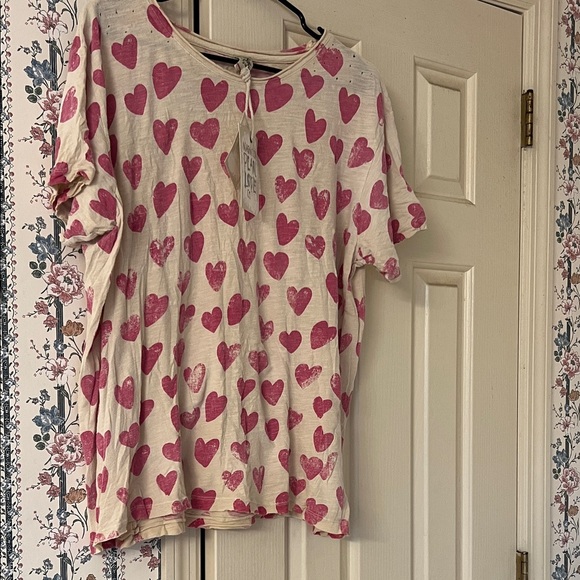 Magnolia Pearl Tops - Magnolia Pearl heart tee OSFM